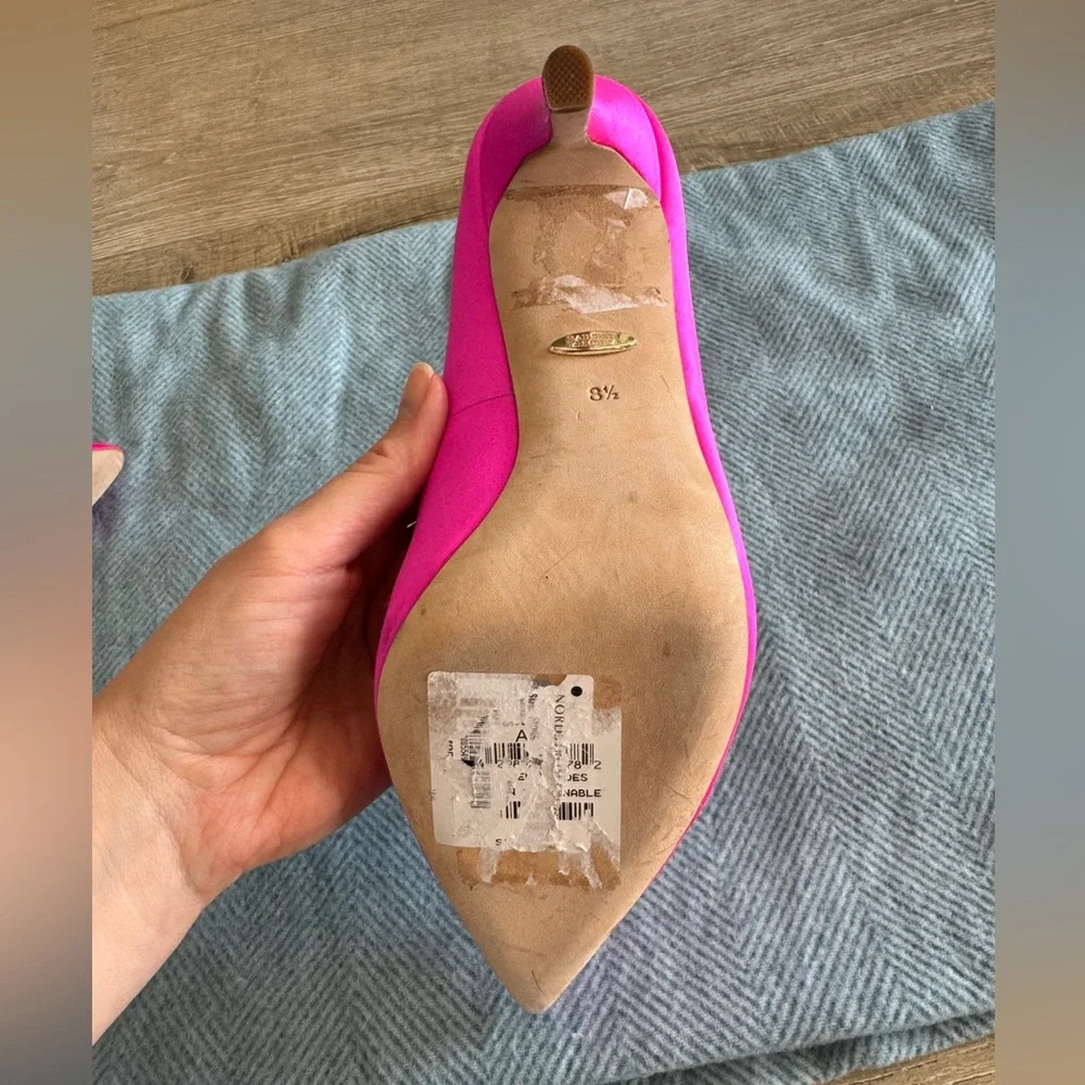 BADGLEY MISCHKA Cher Crystal Embellished Pump in Hot Pink Satin Size US 8.5 - Picture 9 of 16